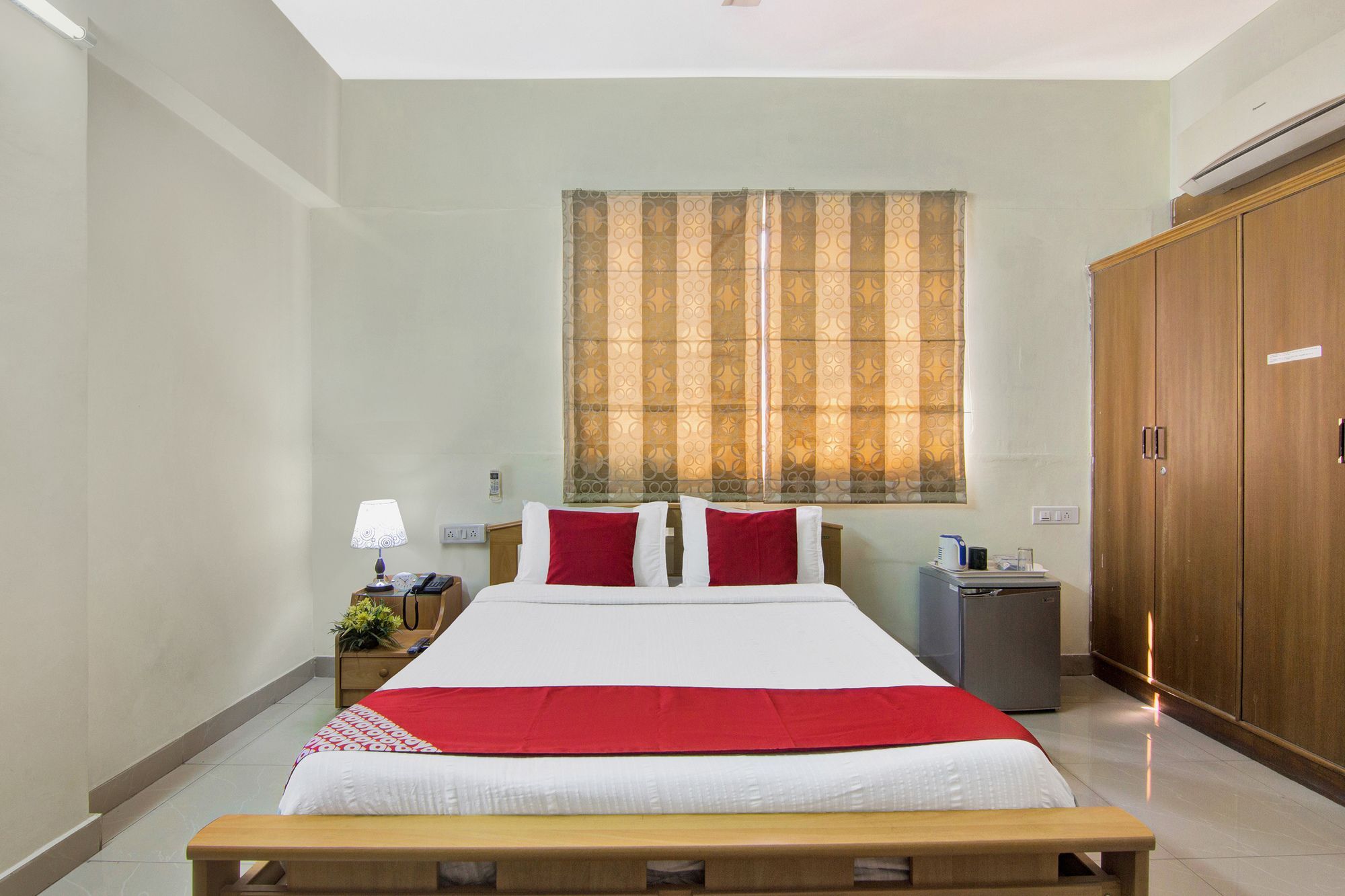 Oyo 44 Silverkey Madhapur Hotel
