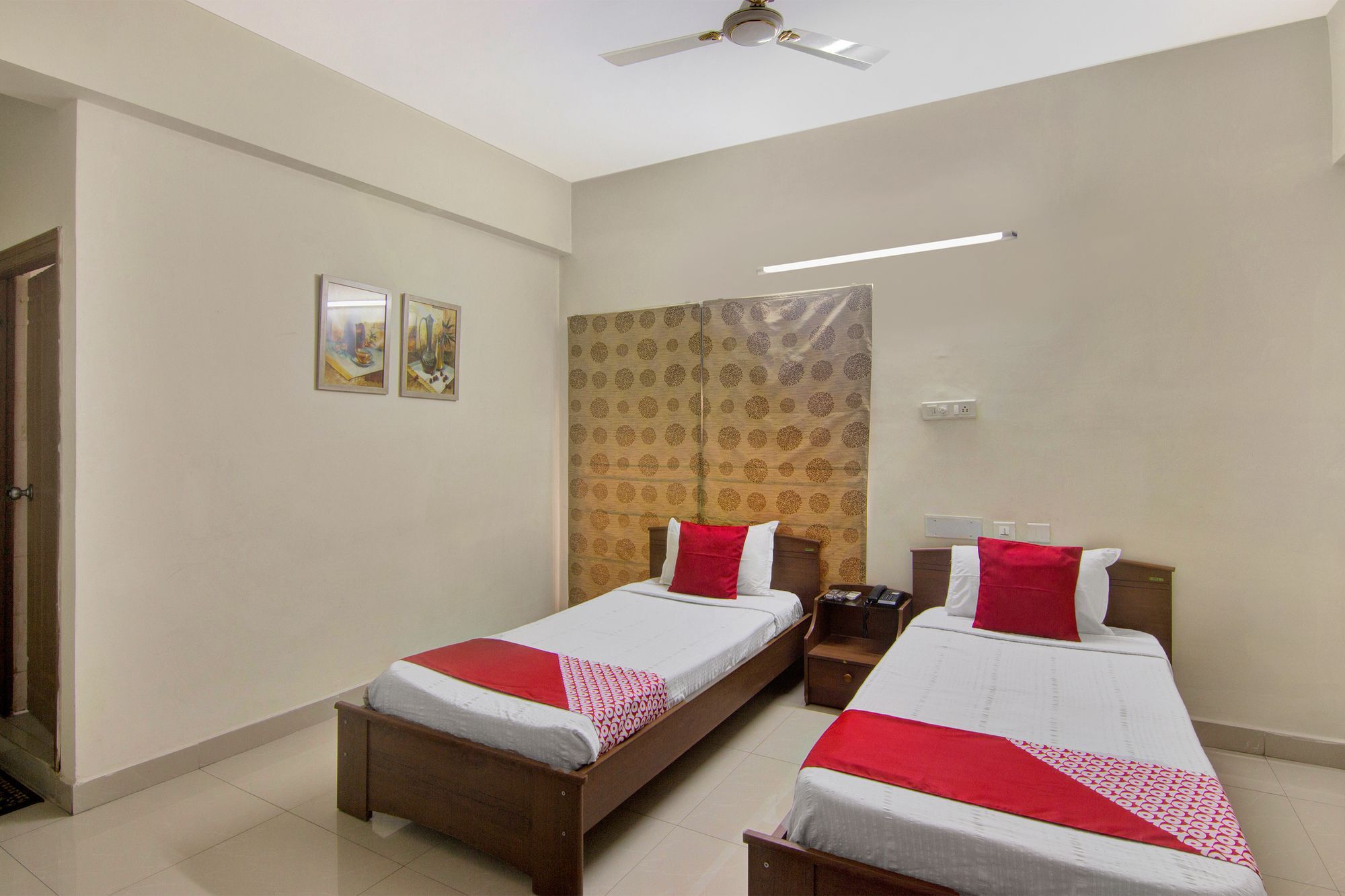 Hotel Oyo 44 Silverkey Madhapur 2*