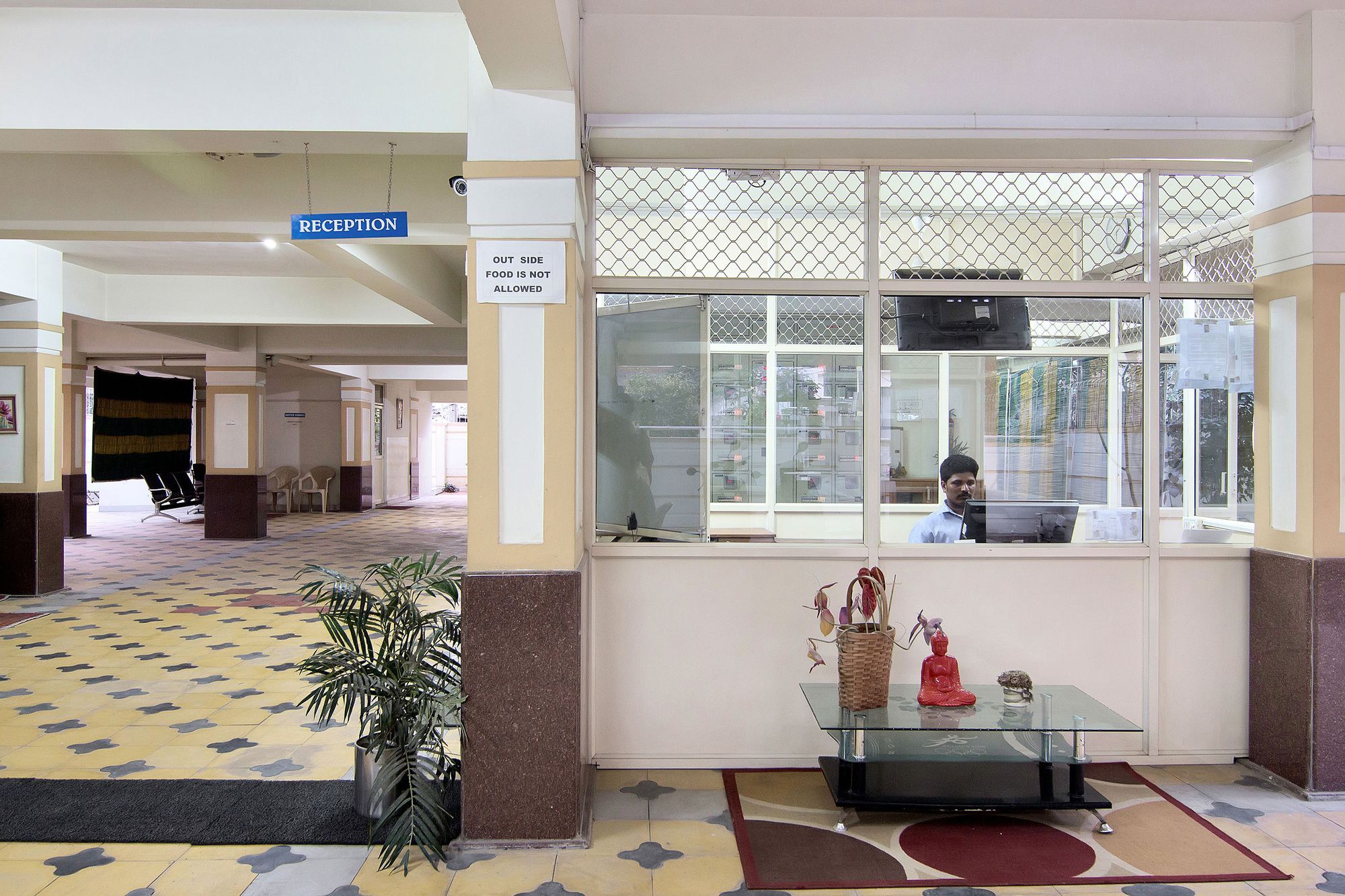 Oyo 44 Silverkey Madhapur 2*
