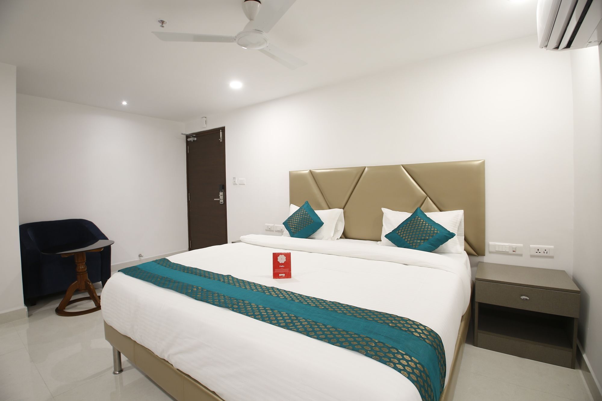 Oyo 11411 D Hotel 2*
