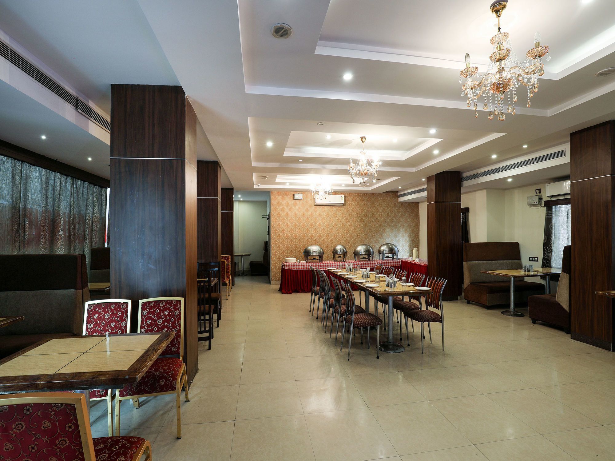 Oyo 16539 Grand Sandarshini 3*