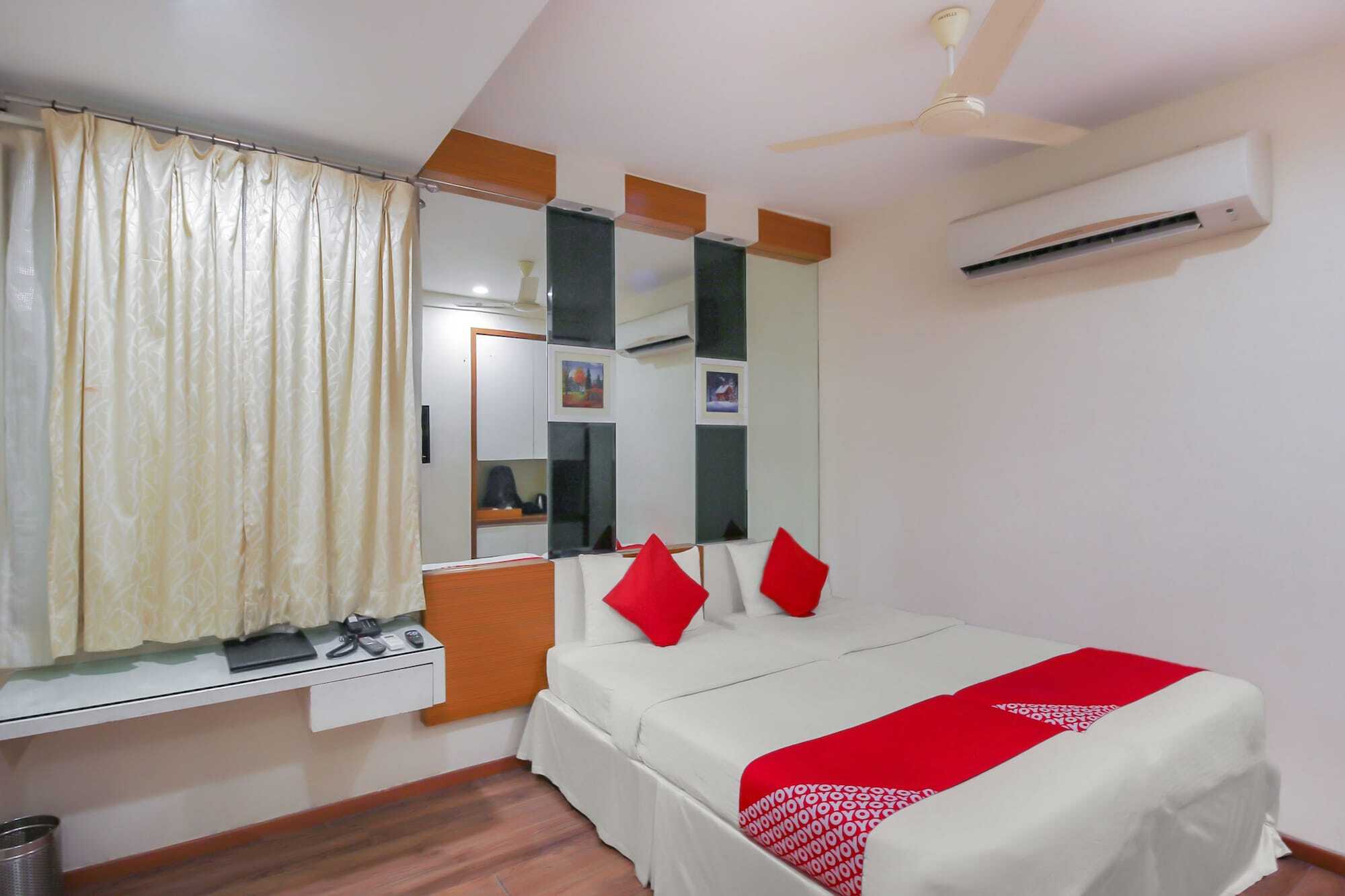 Hotel Oyo 9937 Hotel Eaglewood Hyderabad