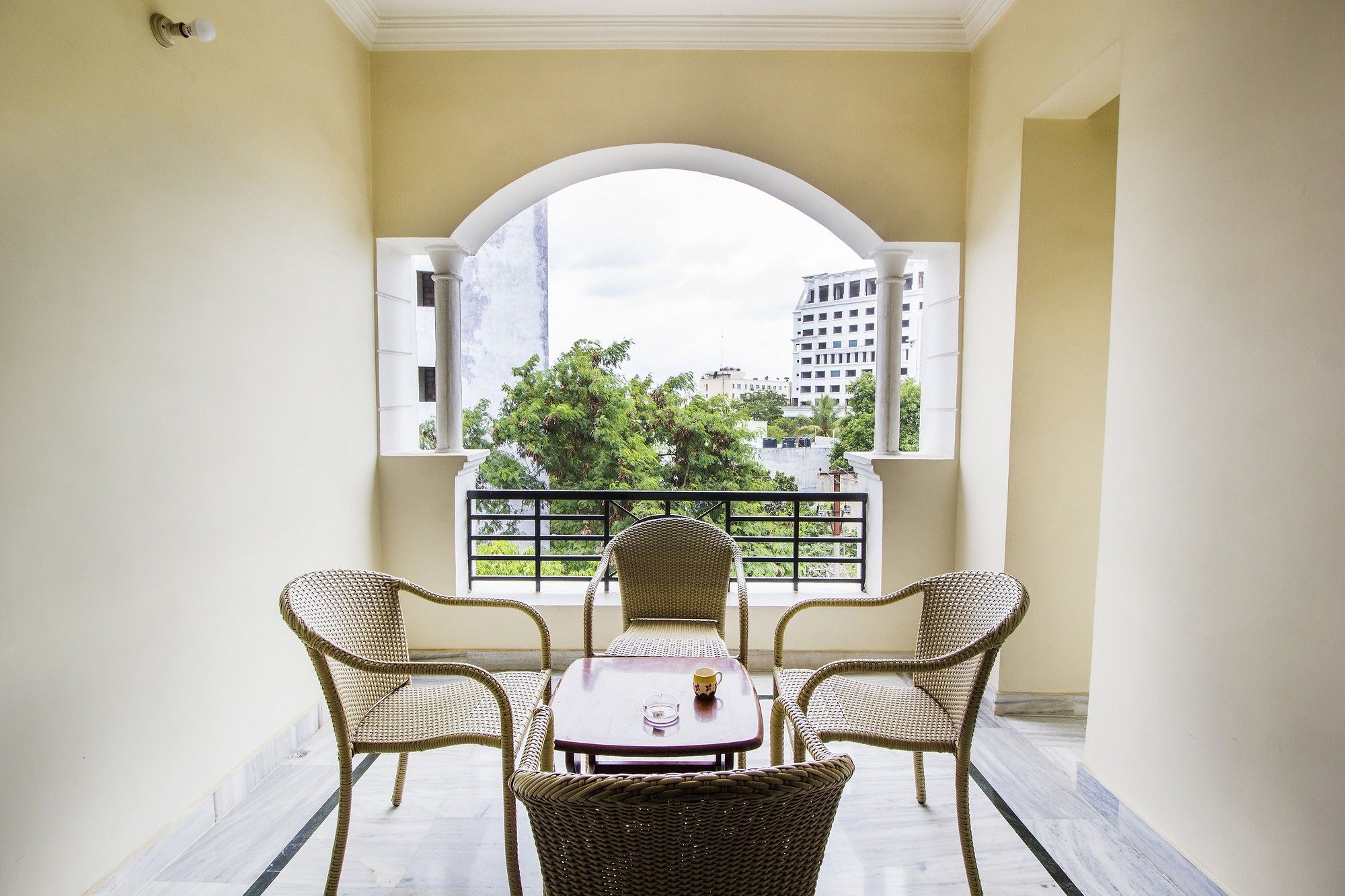 Fabhotel Gardenia Service