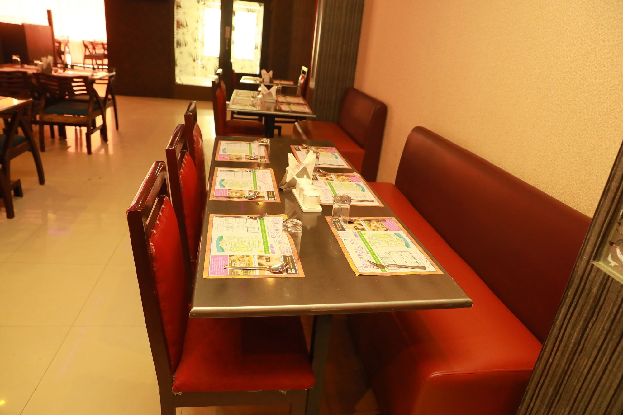 Aditya Grand Hotel 3*