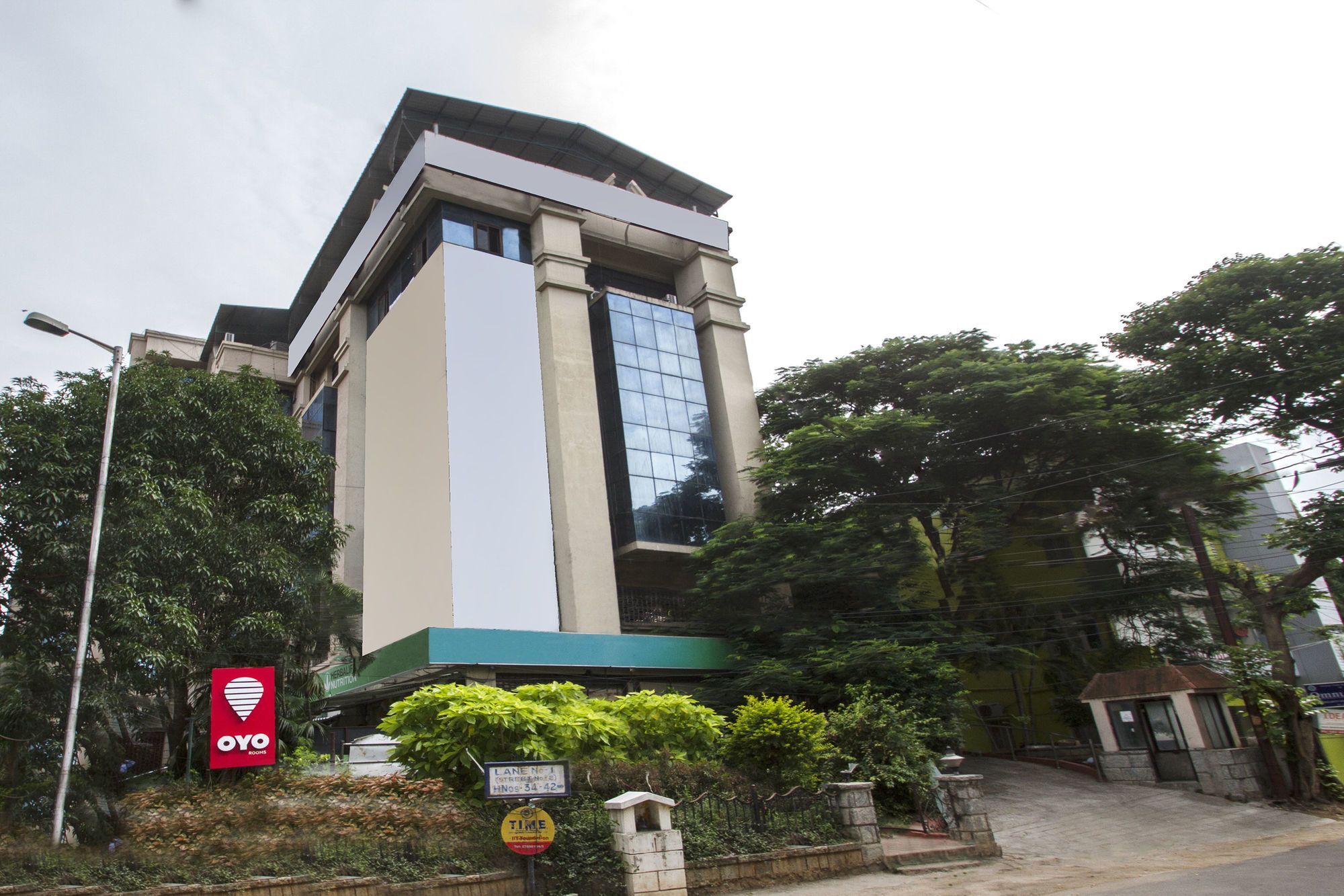 Oyo 9303 Celebrity Skyhy Hotel