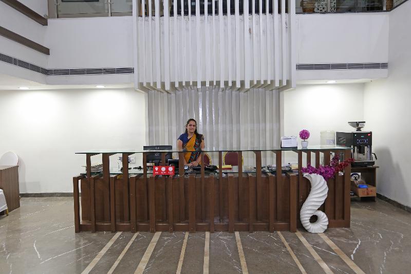 Capital O Surabhi Elite Near Miraj Cinemas - Shalini Shivani 3* Hyderabad