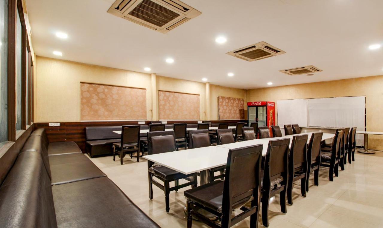 Hotel Treebo Trend Jp Plaza Nampally Hyderabad