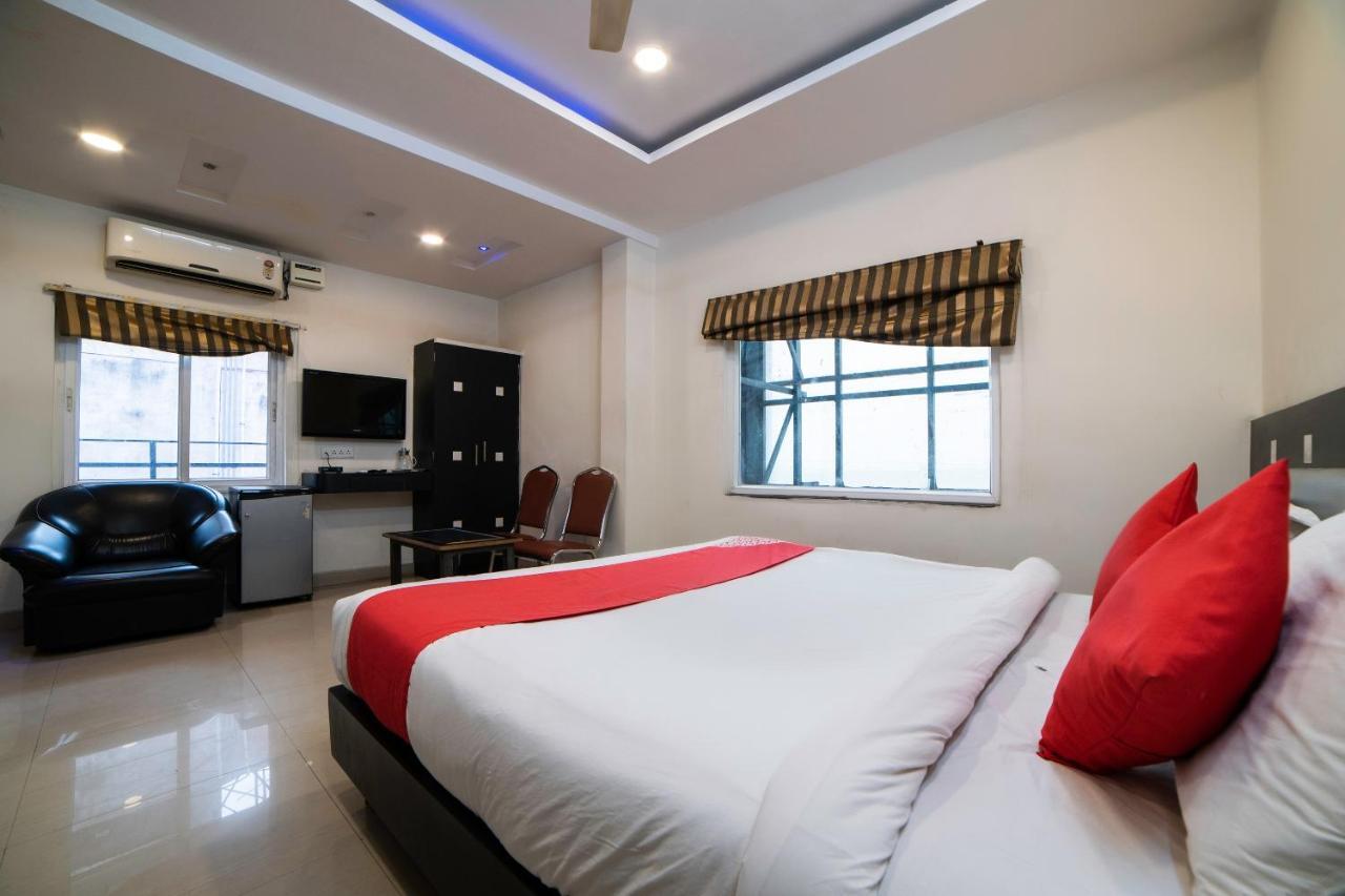 Oyo 66316 Highway Grand Residency Hyderabad