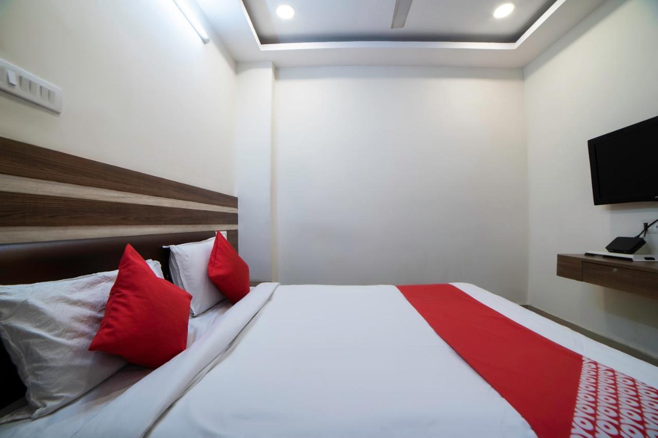 Oyo 66316 Highway Grand Residency 3* Hyderabad