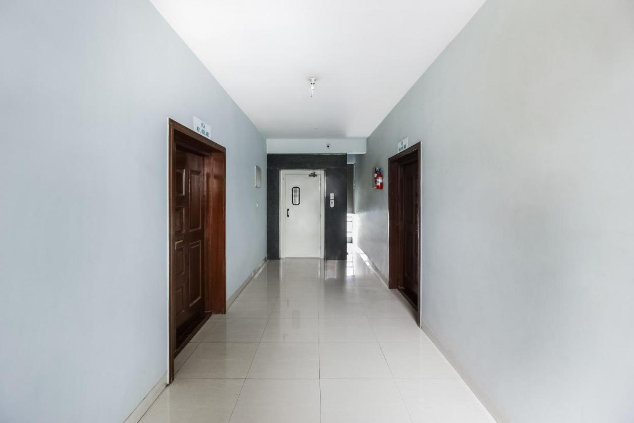 Oyo 14500 Yesmark Gachibowli Hotel
