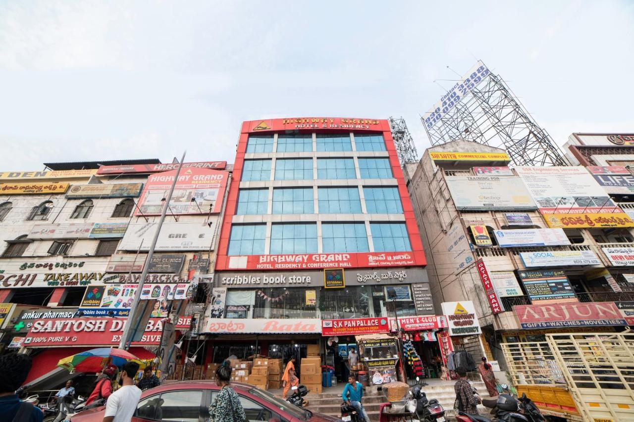Oyo 66316 Highway Grand Residency 3* Hyderabad