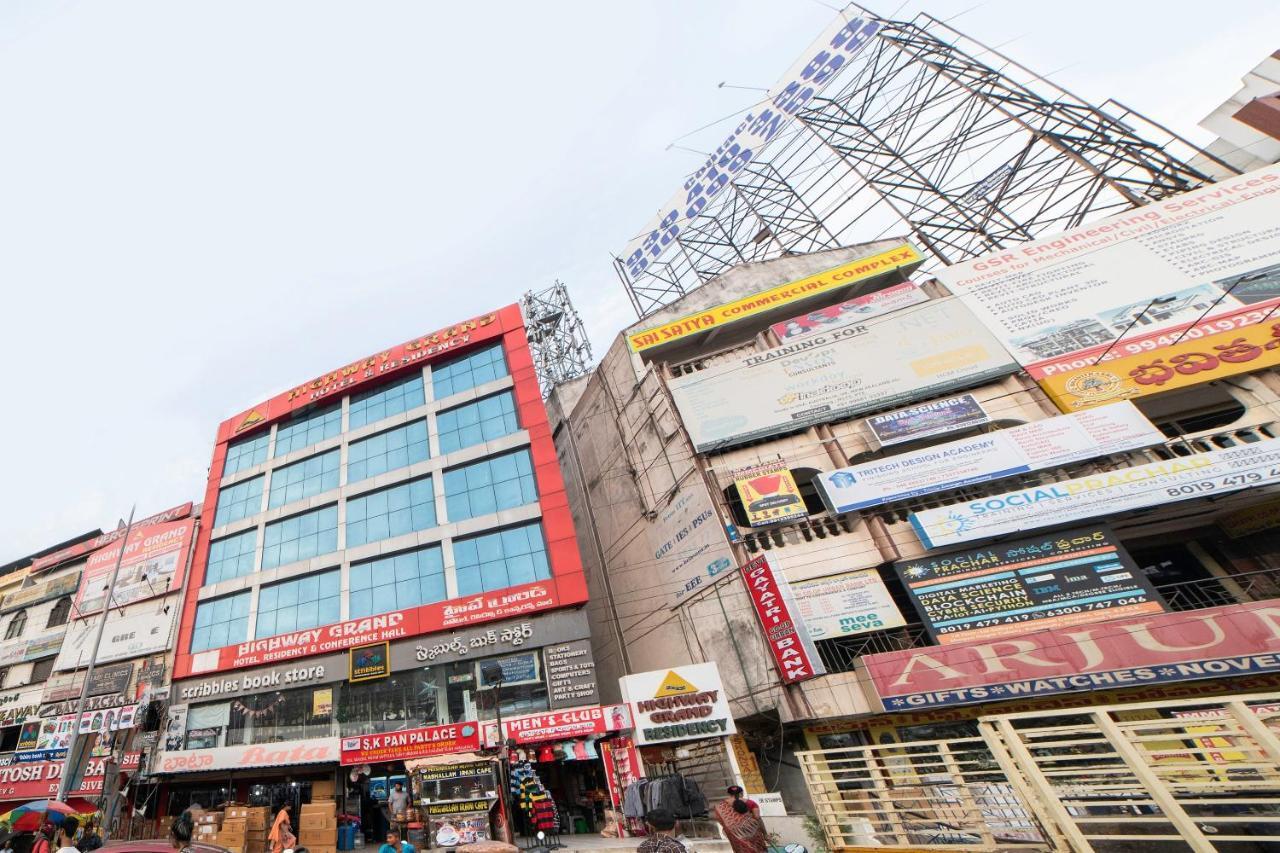 Oyo 66316 Highway Grand Residency 3* Hyderabad