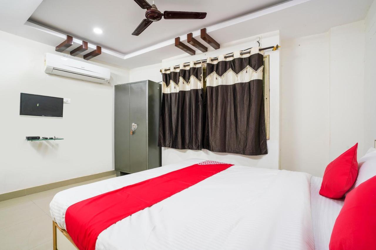 Hotel Super Oyo Sa Thirumala Residency Near Himayantnagar 3*