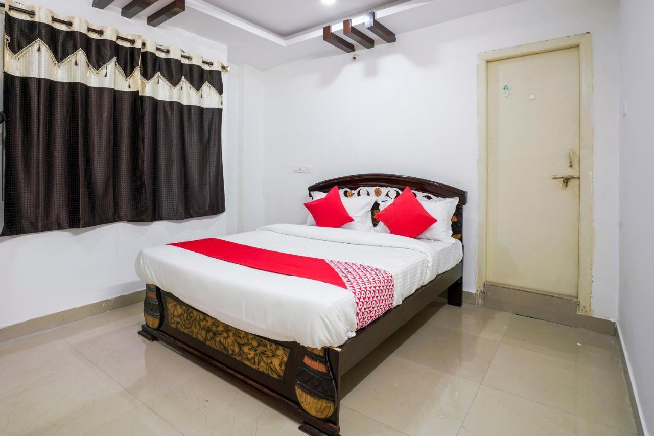 Super Oyo Sa Thirumala Residency Near Himayantnagar 3*