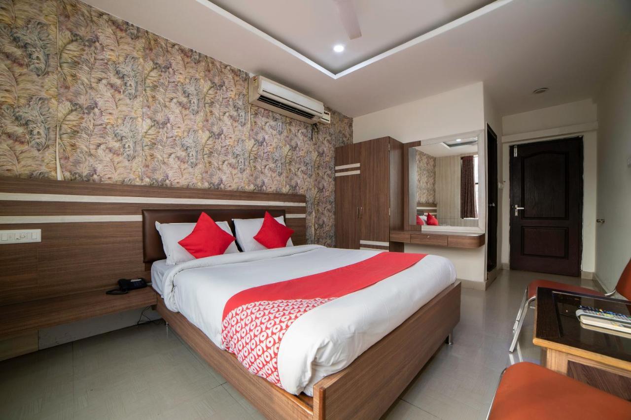 Oyo 66316 Highway Grand Residency Hotel