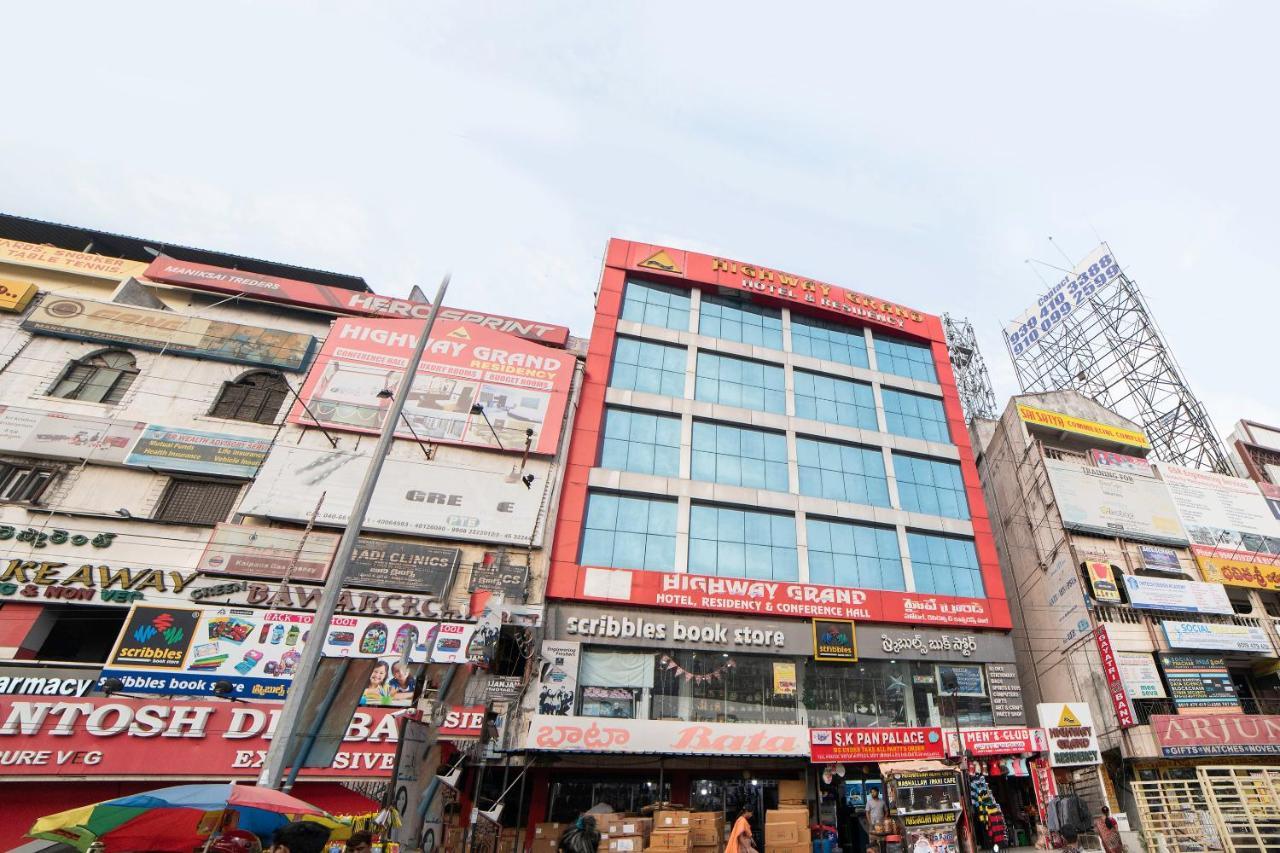 Oyo 66316 Highway Grand Residency Hotel 3*