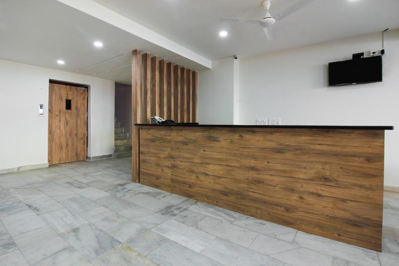 Capital O Sri Suprabhat Grand Near Kachiguda Railway Station 3* Hyderabad