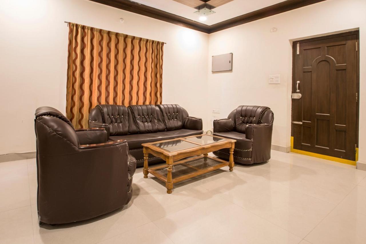 Hotel Oyo 10373 The Icon Homes 3*