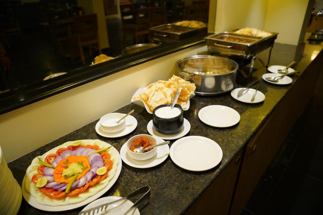 Hotel The Grand Plaza 3*