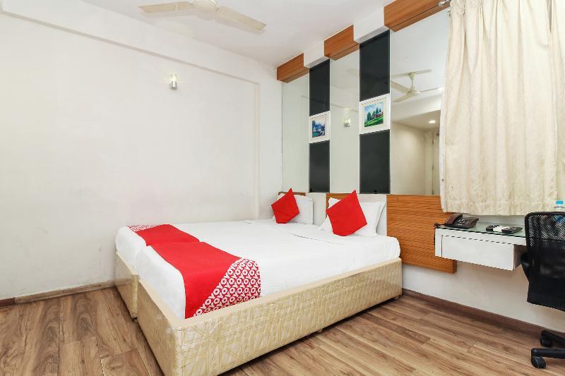 Oyo 9937 Hotel Eaglewood Hotel