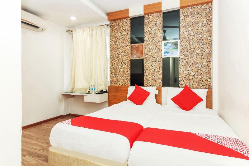 Hotel Oyo 9937 Hotel Eaglewood 3*