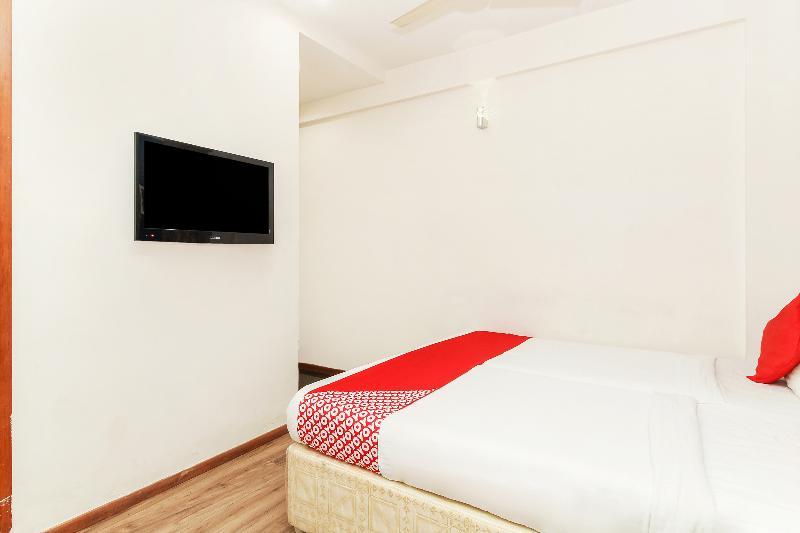 Oyo 9937 Hotel Eaglewood 3*