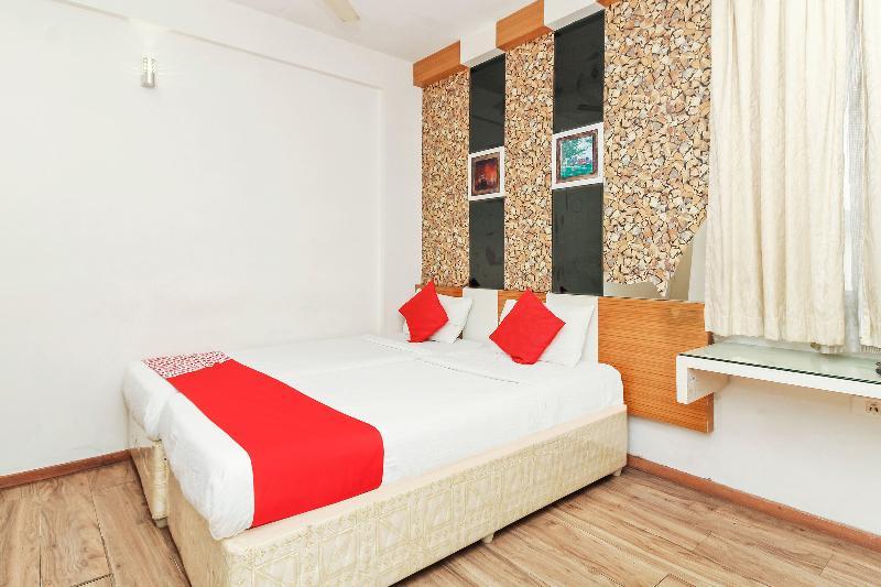 Hotel Oyo 9937 Hotel Eaglewood 3*