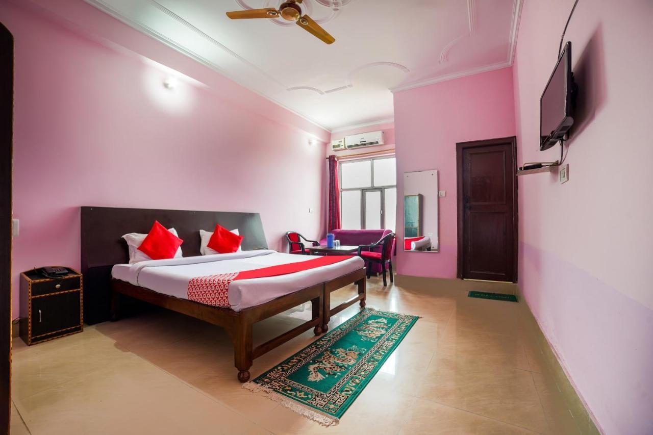 Oyo 72767 Sri Sai Krupa Hotel 3*