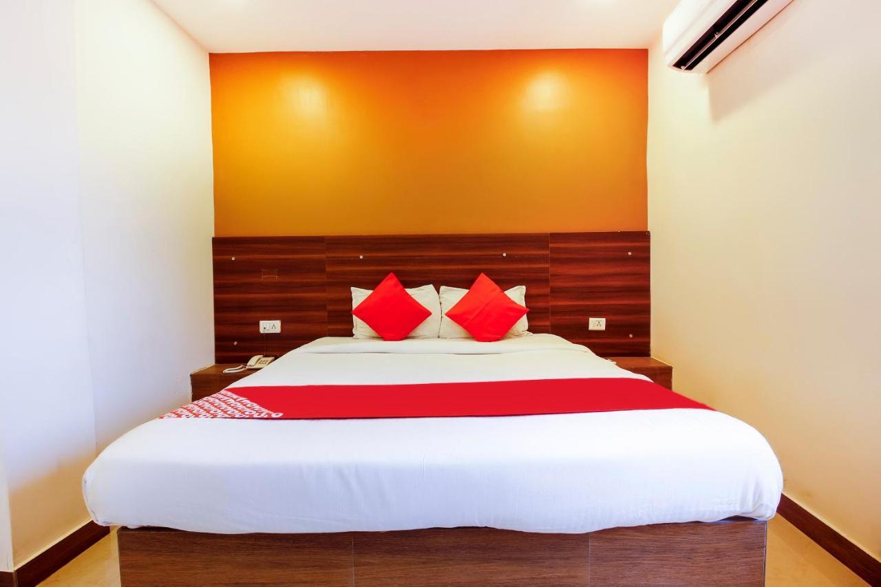 Hotel Oyo Saba Service Near Birla Mandir