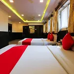 Oyo 69510 Hotel 3M
