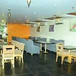 Blossoms Room The Plaza-Luxury Collection- Lakdikapul