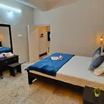 The Hidden Gem - Fully Furnished, Private 1Bhk With Canopy & Cafe Lights