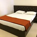 Hotel Meena Grand