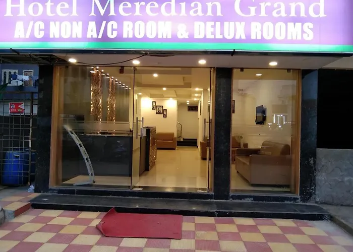 Oyo 83571 Hotel Meredian Grand