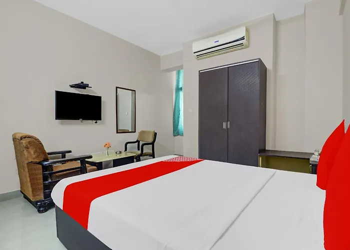 Oyo Flagship 80484G Hotel Srinivasa Grand
