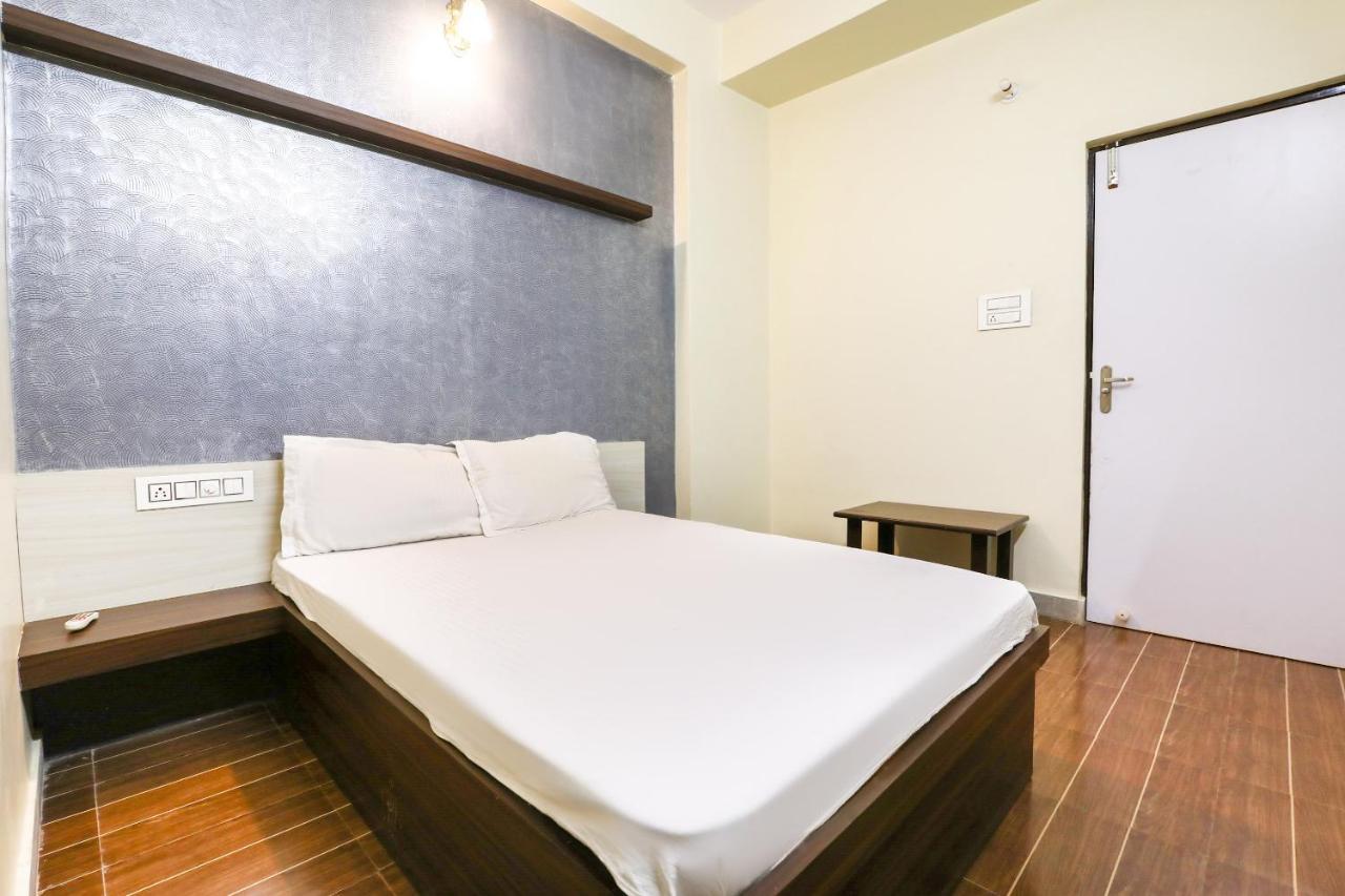 Spot On 74086 Sri Sai Durga Hotel 3*