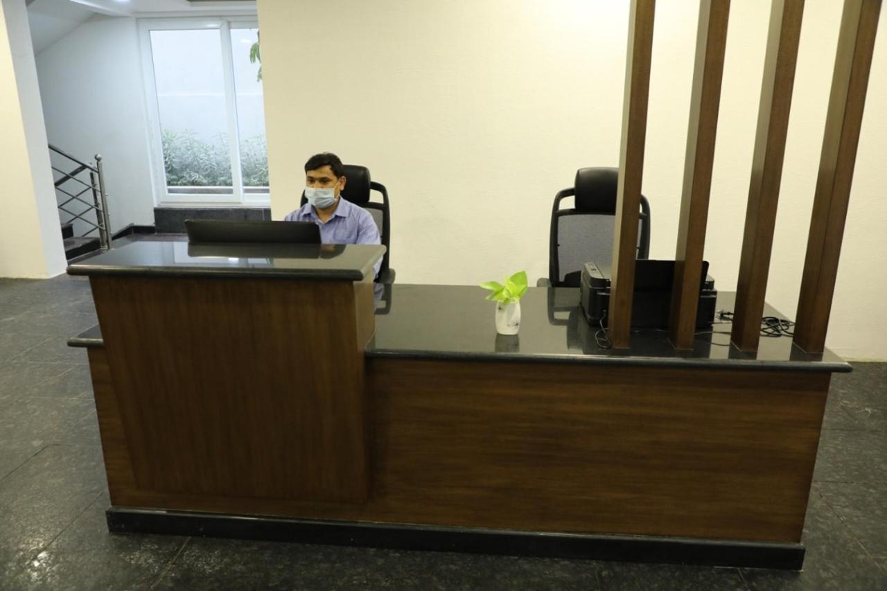 Swansuites Gachibowli Hotel 4*