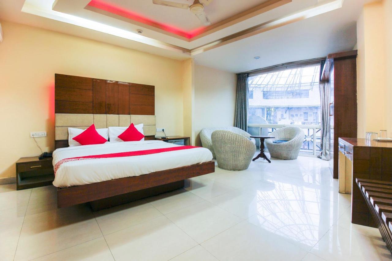 Hotel Oyo Metro International Near Lb Stadium 3*
