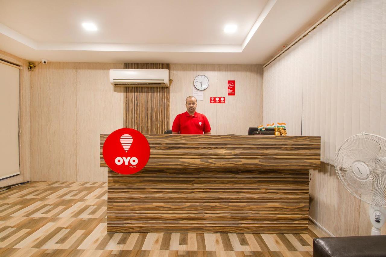 Hotel Vaccinated Staff - Oyo 11400 The Down Town Suites Hyderabad