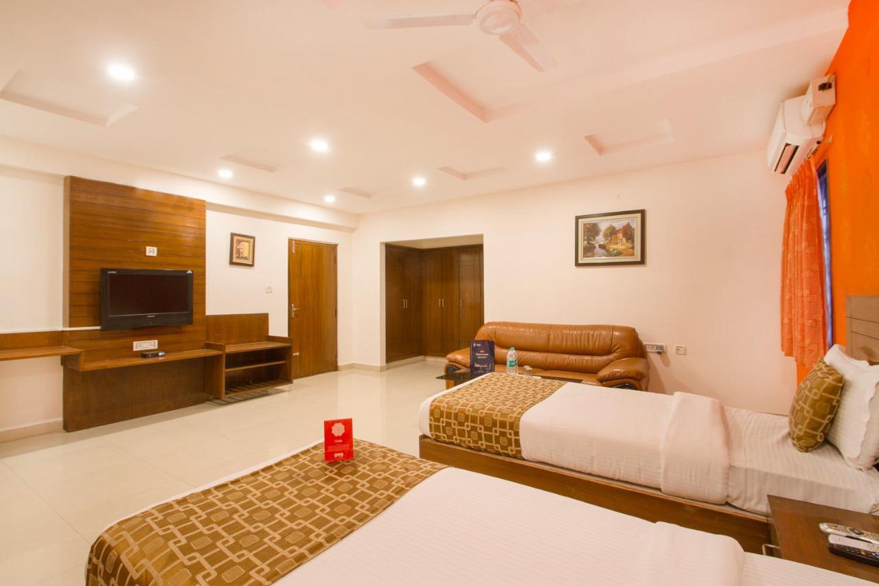 Vaccinated Staff - Oyo 11400 The Down Town Suites Hyderabad