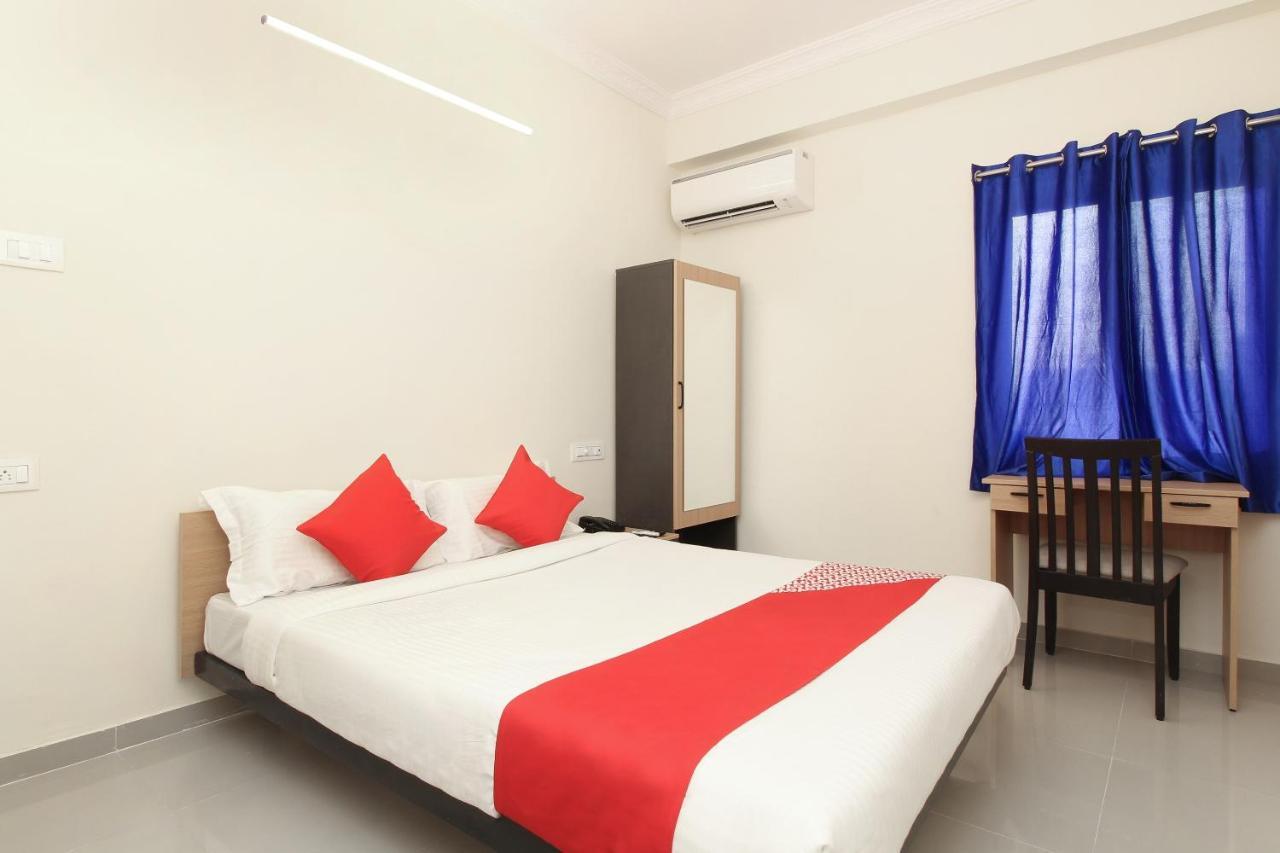 Hotel Oyo Flagship 23620 Vjr Heights Gachibowli 3*