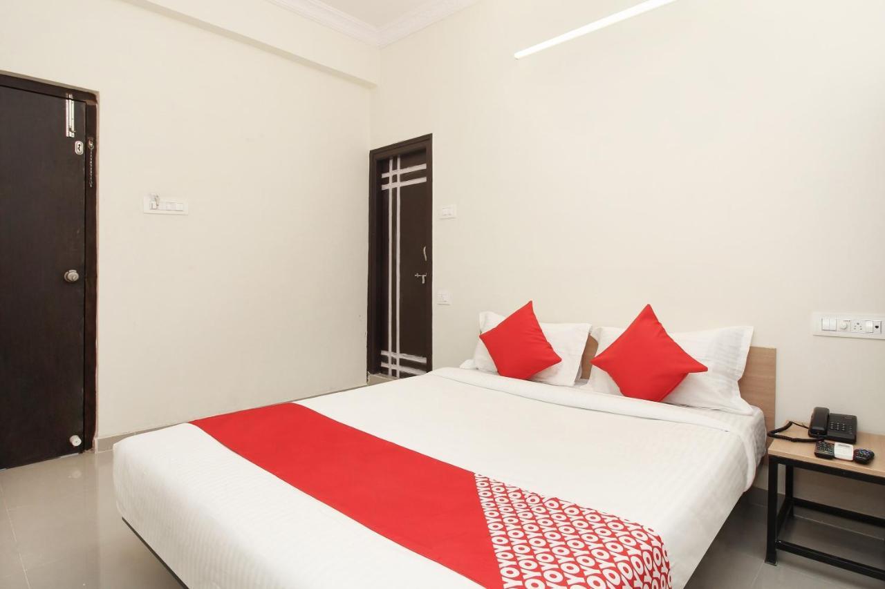 Oyo Flagship 23620 Vjr Heights Gachibowli Hotel 3*