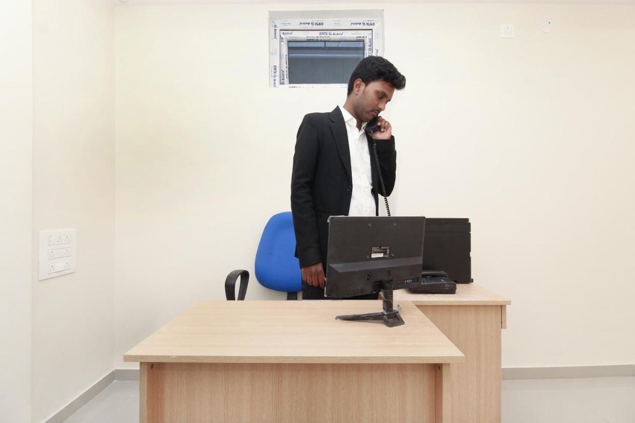 Oyo Flagship 23620 Vjr Heights Gachibowli 3*
