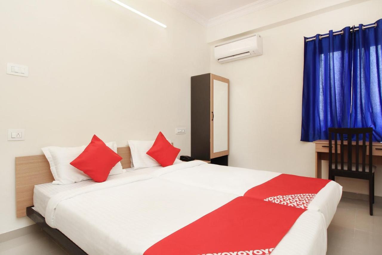 Hotel Oyo Flagship 23620 Vjr Heights Gachibowli 3*