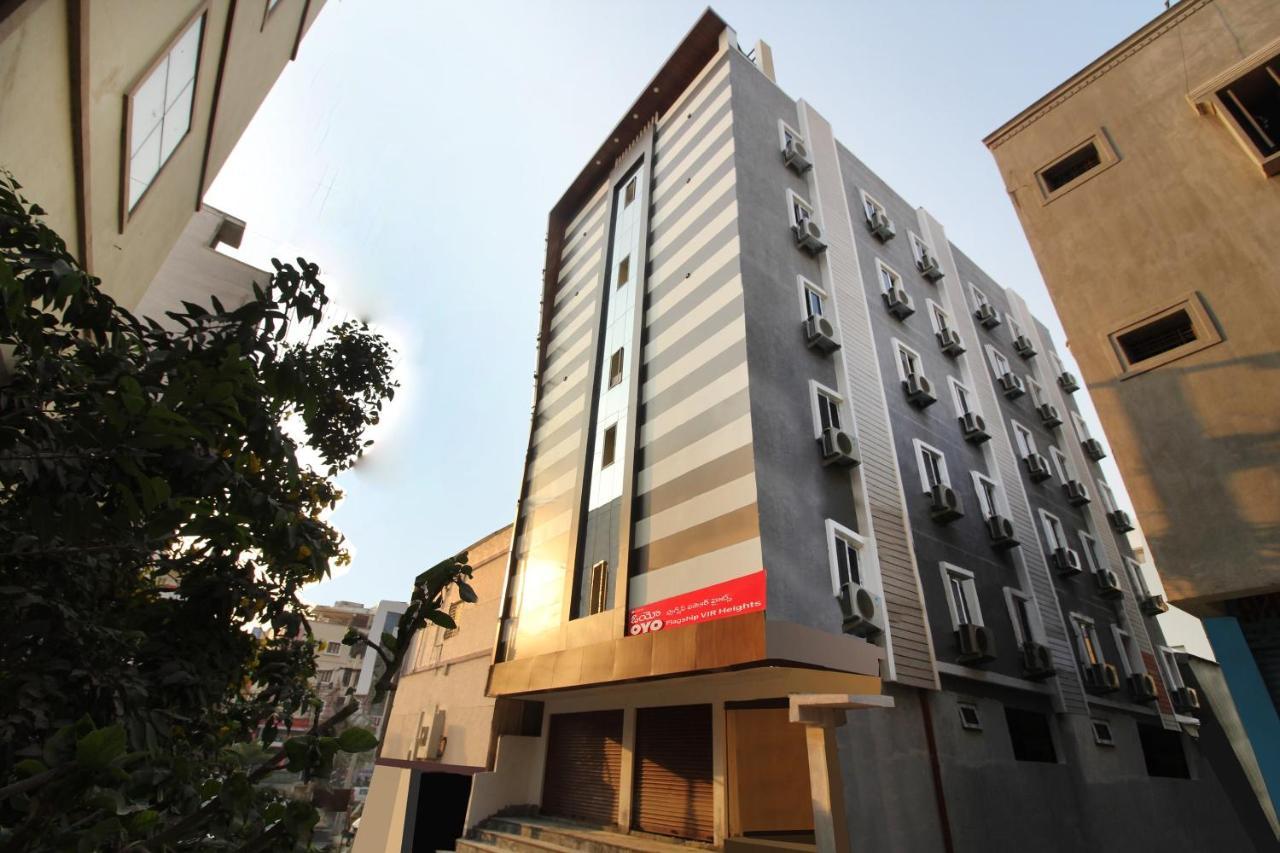 Oyo Flagship 23620 Vjr Heights Gachibowli 3*