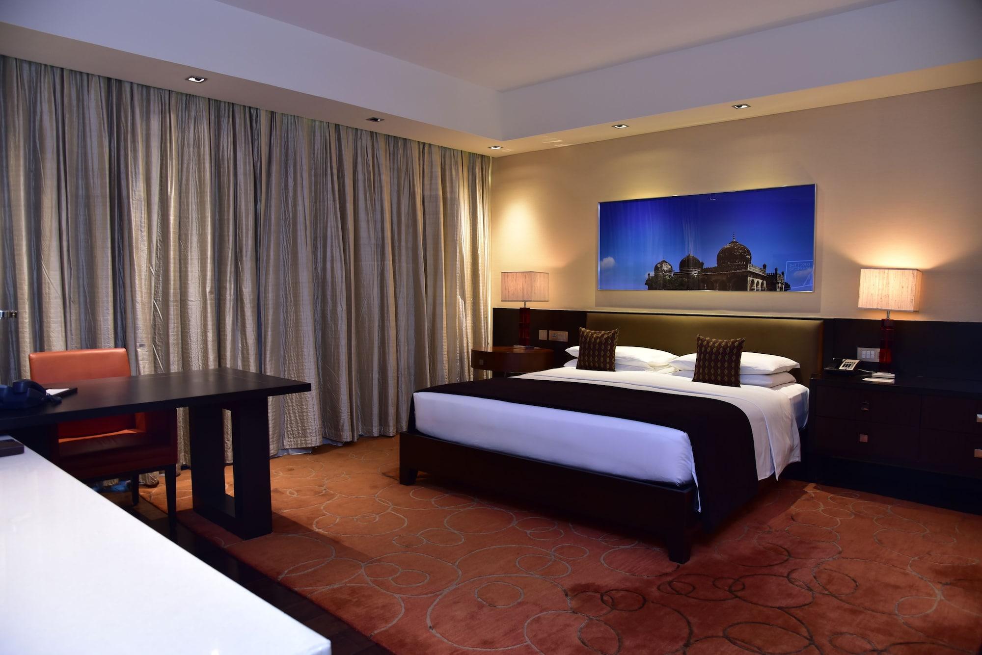 Park Hyatt And Residences, Hotel