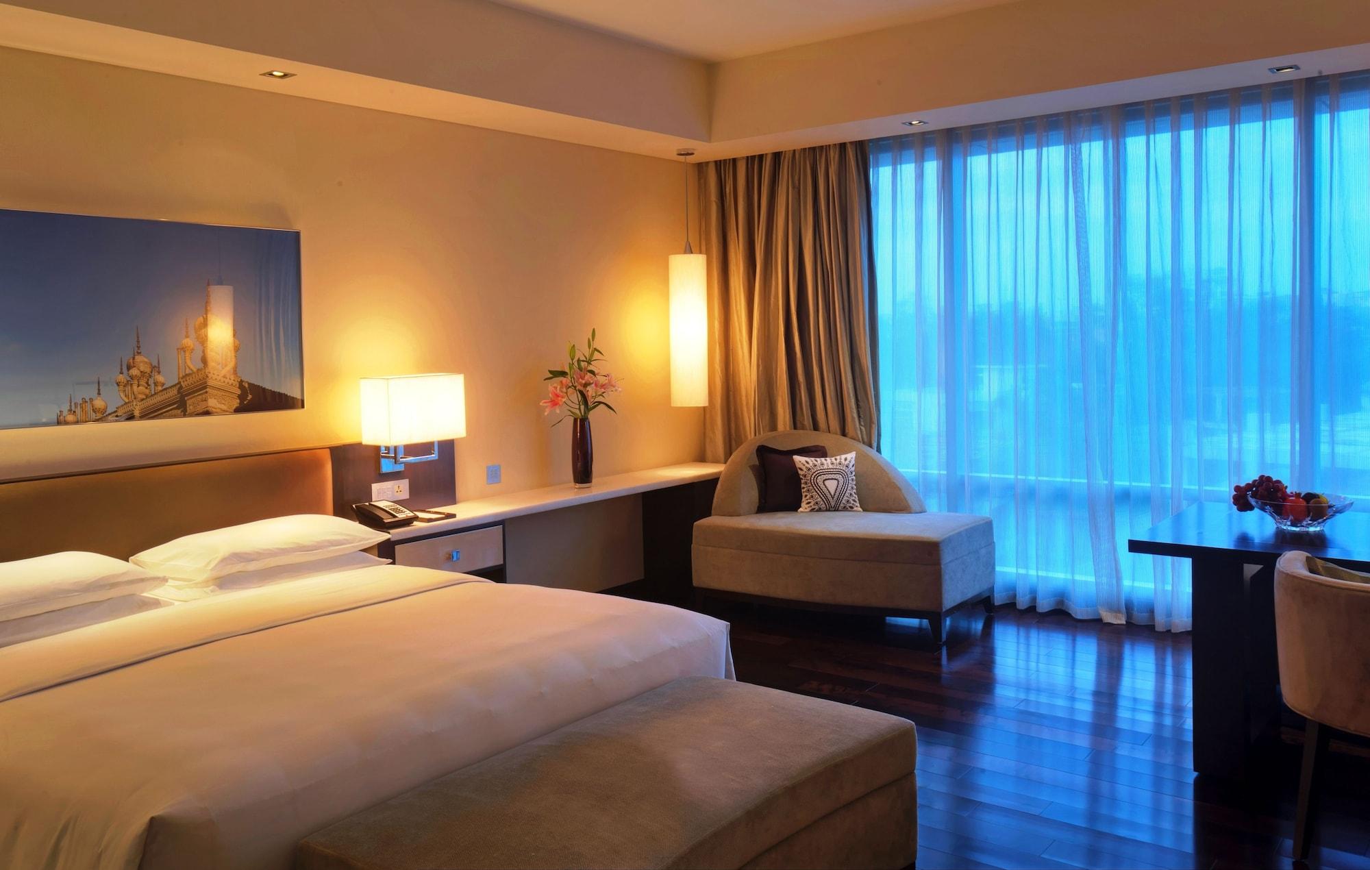 Park Hyatt And Residences, Hotel 5*