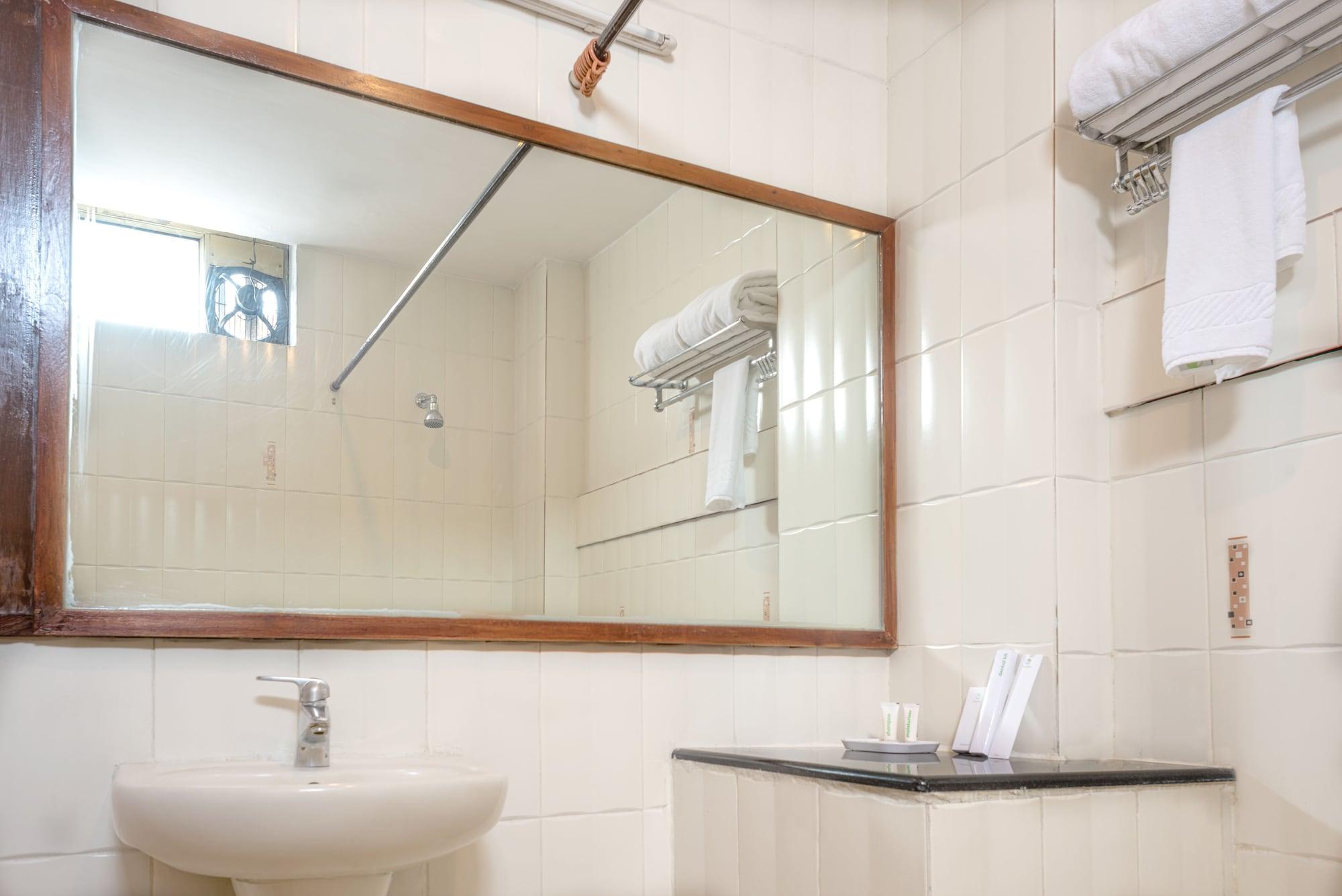 Hotel Treebo Trend Grand Plaza Nampally 3*