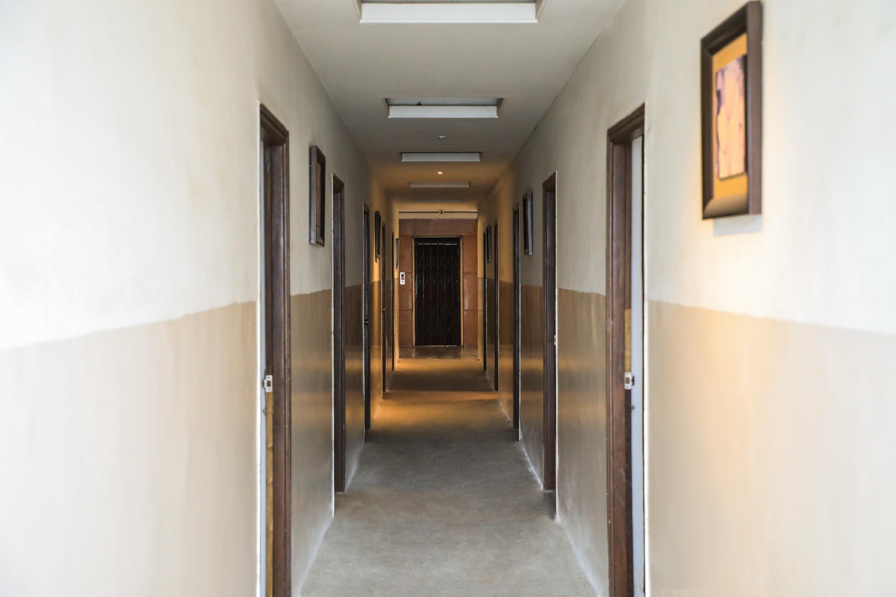 Oyo Flagship 11310 Sri Tulasi Residency Near Birla Mandir 3*