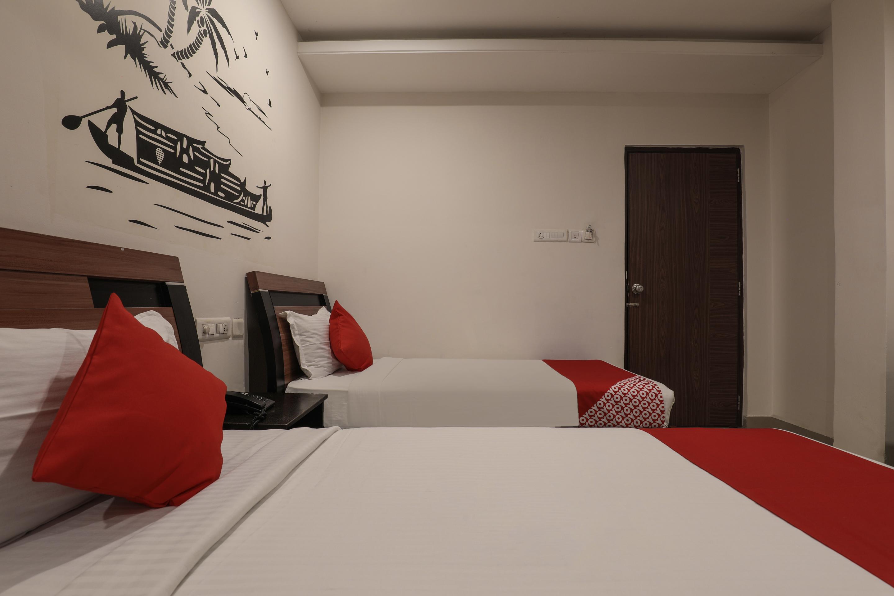 Hotel Oyo Flagship 11310 Sri Tulasi Residency Near Birla Mandir